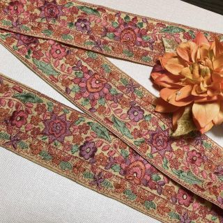 インド刺繍リボン ベージュ 絹 シルク エスニック アジアン花 チロリアンテープ(各種パーツ)