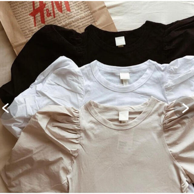 H&M(エイチアンドエム)の【人気・完売品】エイチアンドエム　パフスリーブTシャツ　ベージュ　xs レディースのトップス(Tシャツ(半袖/袖なし))の商品写真