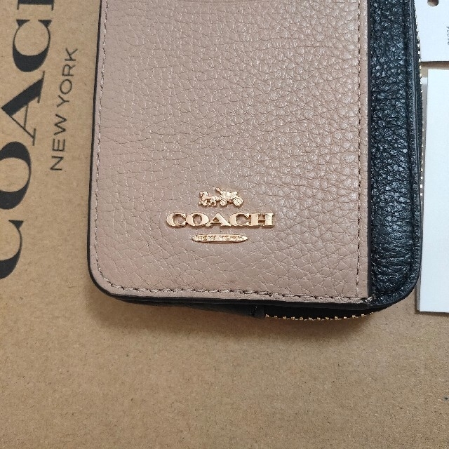 COACH(コーチ)のCOACH コーチ カラーブロック ジップカードケース チョーク マルチ  レディースのファッション小物(名刺入れ/定期入れ)の商品写真