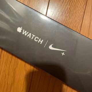 アップルウォッチ(Apple Watch)の【新品未開封】Apple watch 4 グレー&黒バンド 44mm セルラー(腕時計(デジタル))