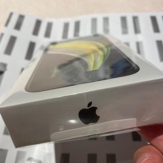 iPhone SE2 64GB レッド　シュリンク未開封SIMフリー