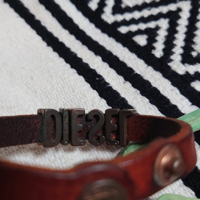 DIESEL(ディーゼル)の【ジャンク品】DIESEL レザーブレスレット 2本セット 革  レディースのアクセサリー(ブレスレット/バングル)の商品写真