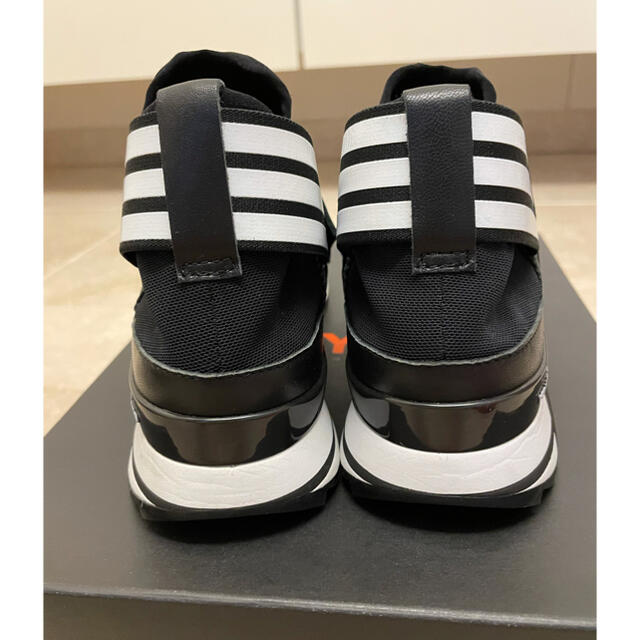 Y-3(ワイスリー)のY-3 ATIRA / アティラ  22.5 レディースの靴/シューズ(スニーカー)の商品写真