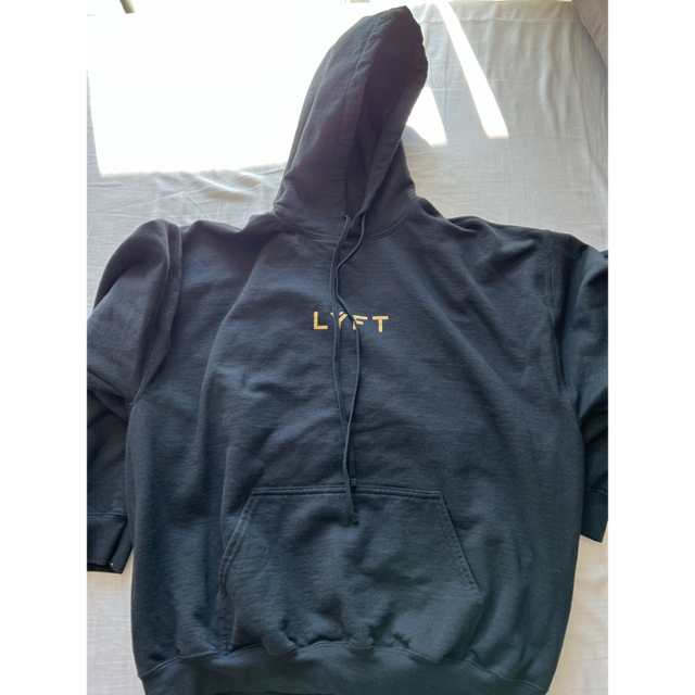 MEMORIAL FLAG PULLOVER HOODIE LYFT パーカー メンズのトップス(パーカー)の商品写真