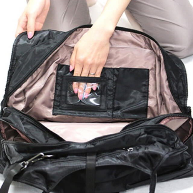2022春夏 新品未使用 ウェアモア wear moi 2way サテントートバッグの通販 by Giselle |ラクマ 特価最安値