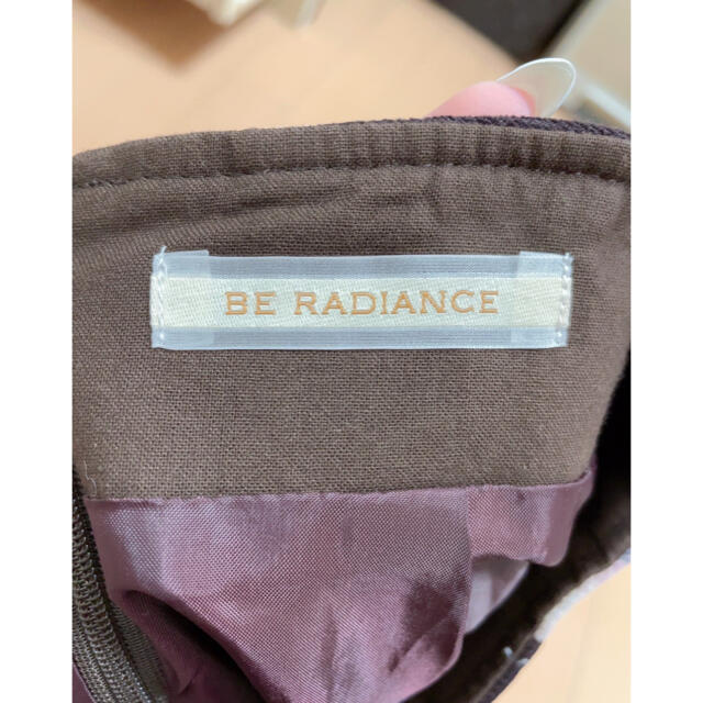 BE RADIANCE(ビーラディエンス)のスカート レディースのスカート(ひざ丈スカート)の商品写真