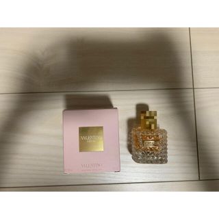 ヴァレンティノ(VALENTINO)のVALENTINO ヴァレンティノ　ドンナ　オーデパルファム　香水　30ml(香水(女性用))