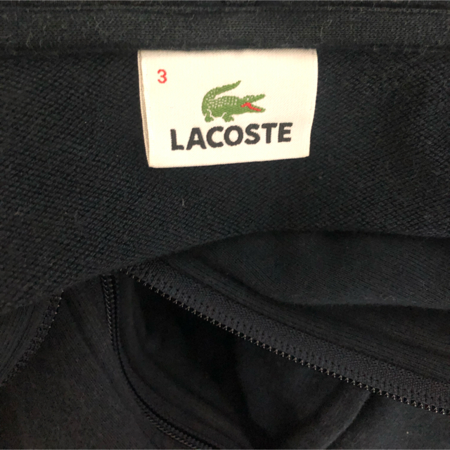 LACOSTE(ラコステ)の古着　ラコステ　LACOSTE  パーカー　ジップ　ブラック　刺繍　ワニ メンズのトップス(パーカー)の商品写真