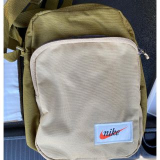 ナイキ(NIKE)のNIKE ナイキ　カーキ　バック　ショルダーバック(ショルダーバッグ)