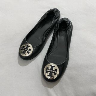 トリーバーチ(Tory Burch)のトリーバーチ ミニー トラベル バレエ レザー  フラットシューズ　パンプス　(ハイヒール/パンプス)