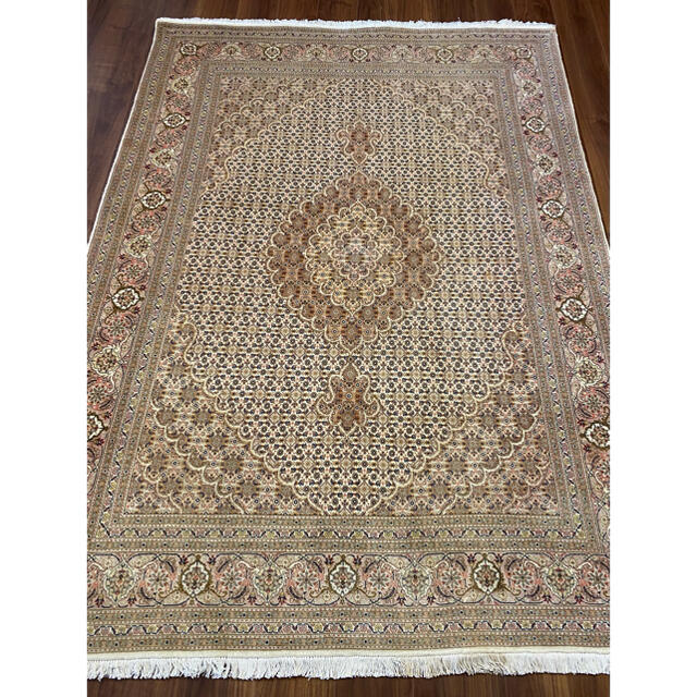 シルク入り タブリーズ産 マヒ柄 50RAJ ペルシャ絨毯 203×151cm