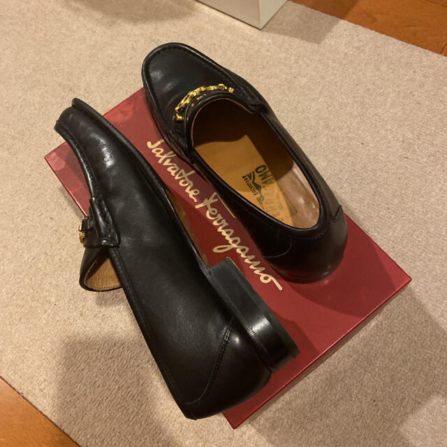 サルバトーレ　フェラガモ　ローファー　黒 メンズの靴/シューズ(スリッポン/モカシン)の商品写真