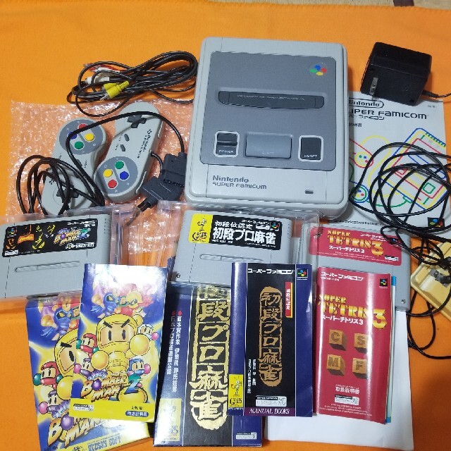 スーパーファミコン(スーパーファミコン)の☆ジャンク品☆任天堂　スーパーファミコン　カセット３ケ付 エンタメ/ホビーのゲームソフト/ゲーム機本体(家庭用ゲーム機本体)の商品写真