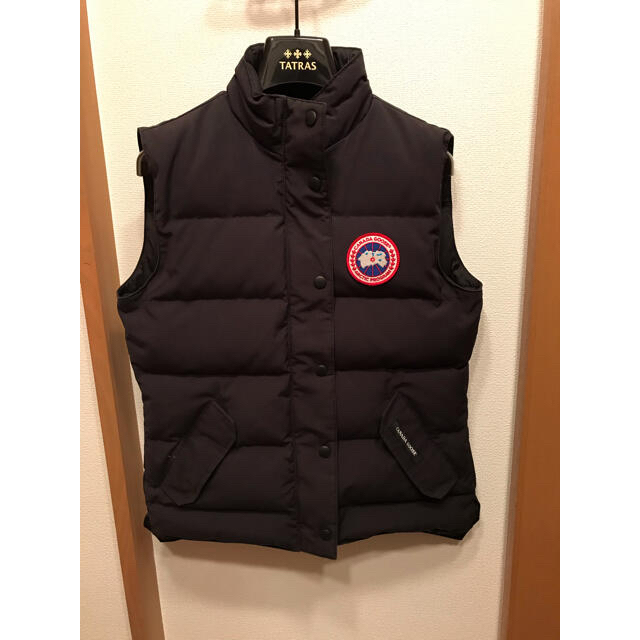 CANADA GOOSE(カナダグース)の美品☆カナダグース ダウンベスト ネイビーSサイズ☆ レディースのジャケット/アウター(ダウンベスト)の商品写真