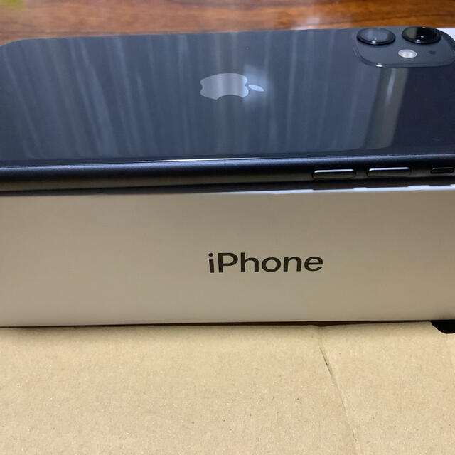 Apple(アップル)のiPhone11 128G ブラック　ジャンク品 スマホ/家電/カメラのスマートフォン/携帯電話(スマートフォン本体)の商品写真