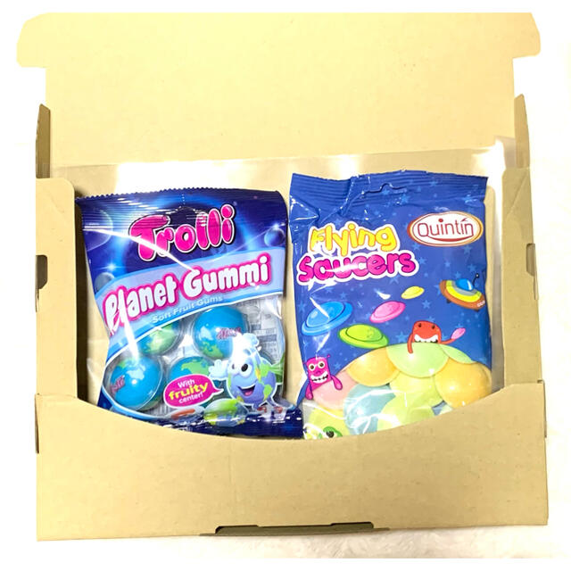 最安値 袋入り トローリ Trolli 地球グミ UFOキャンディ 2点セット 食品/飲料/酒の食品(菓子/デザート)の商品写真