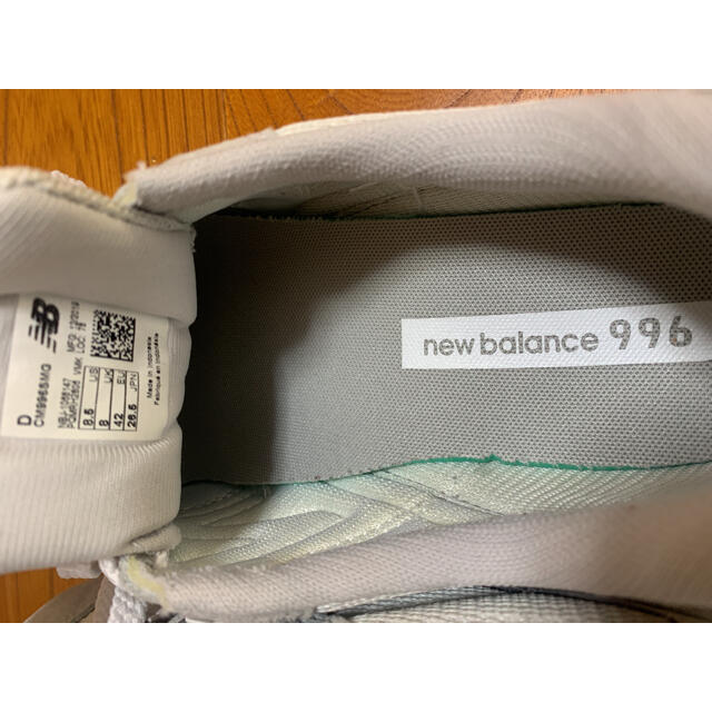 New Balance(ニューバランス)のニューバランス スニーカー　グレー　ホワイト　996 メンズの靴/シューズ(スニーカー)の商品写真