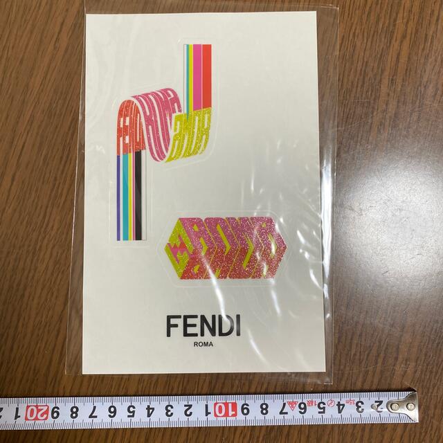 FENDI(フェンディ)のFENDI ステッカー レディースのファッション小物(その他)の商品写真