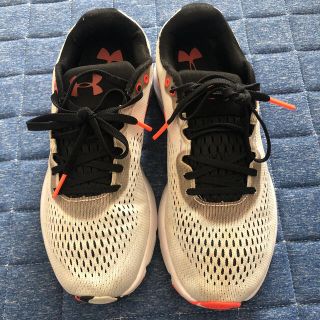 アンダーアーマー(UNDER ARMOUR)のアンダーアーマー　スニーカー(スニーカー)