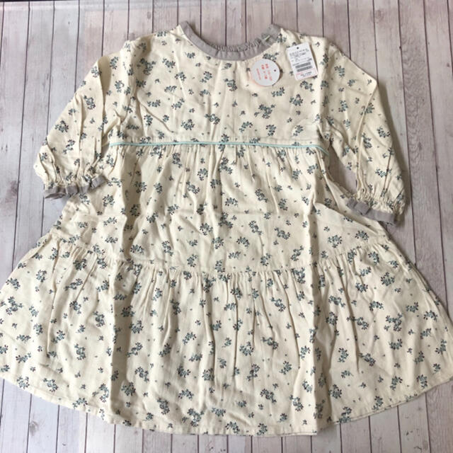 BEAMS(ビームス)の【新品未使用】ビームス ミニ BEAMS mini 花柄 ワンピース 120 キッズ/ベビー/マタニティのキッズ服女の子用(90cm~)(ワンピース)の商品写真