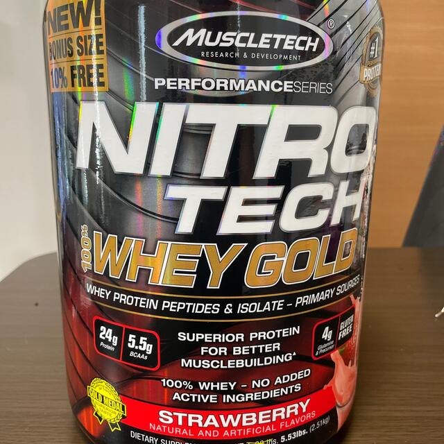 2.5Kg ホエイ　プロテイン　nitro tech ストロベリー