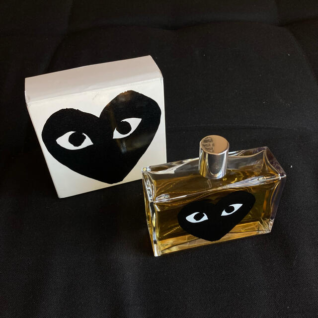 COMME des GARCONS(コムデギャルソン)のcomme des garcons play black parfum コスメ/美容の香水(ユニセックス)の商品写真