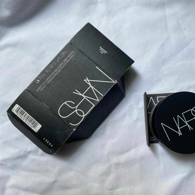 NARS(ナーズ)のnars ライトリフレクティングセッティングパウダー ルース ナーズ  コスメ/美容のベースメイク/化粧品(フェイスパウダー)の商品写真