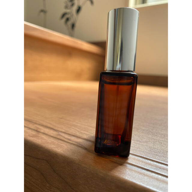 AUX PARADIS(オゥパラディ)のオゥ　パラディ　サボン　15ml コスメ/美容の香水(香水(女性用))の商品写真