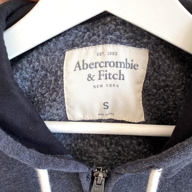 Abercrombie&Fitch(アバクロンビーアンドフィッチ)のAbercrombie &Firch レディースのトップス(パーカー)の商品写真