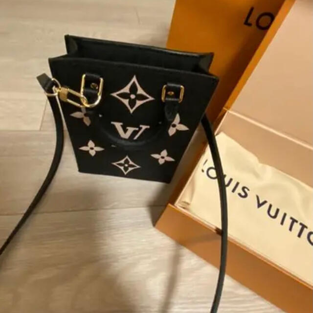 LOUIS VUITTON(ルイヴィトン)のプティットサックプラ レディースのバッグ(ショルダーバッグ)の商品写真