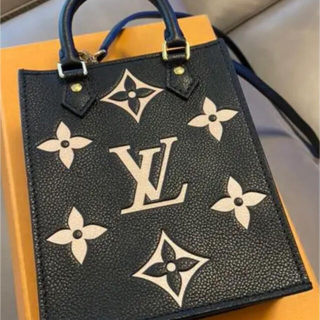 LOUIS VUITTON(ルイヴィトン)のプティットサックプラ レディースのバッグ(ショルダーバッグ)の商品写真