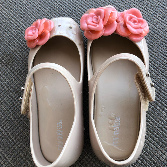 melissa(メリッサ)のmini melissa サザンカ　ベージュ キッズ/ベビー/マタニティのキッズ靴/シューズ(15cm~)(サンダル)の商品写真