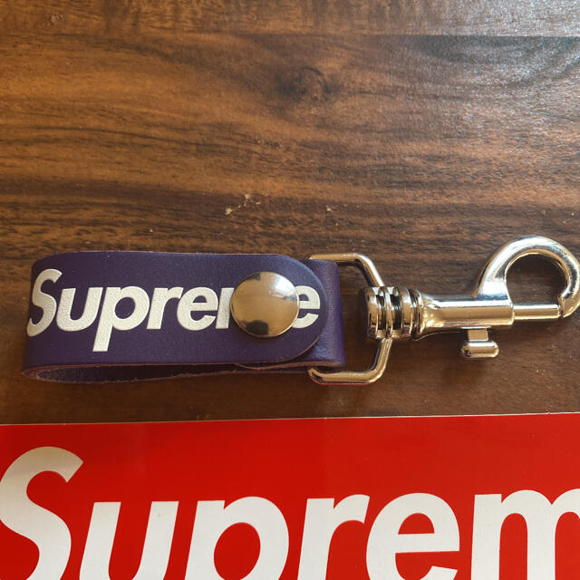 Supreme(シュプリーム)のsupremeキーホルダー メンズのファッション小物(キーホルダー)の商品写真