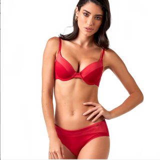 ヴィクトリアズシークレット(Victoria's Secret)のKoketa サテンブラ ショーツ セット　レッド(ブラ&ショーツセット)