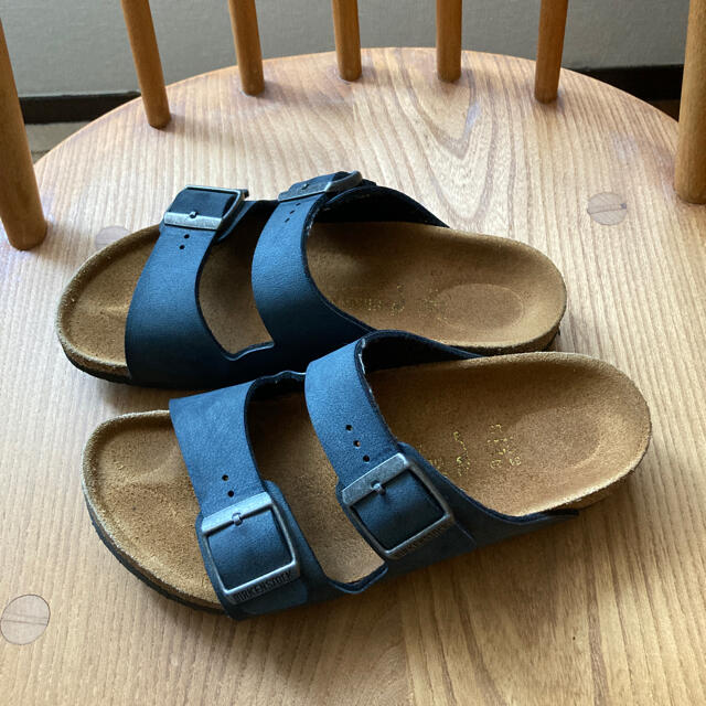 BIRKENSTOCK(ビルケンシュトック)のビルケンシュトック アリゾナ サンダル 22cm キッズ/ベビー/マタニティのキッズ靴/シューズ(15cm~)(サンダル)の商品写真