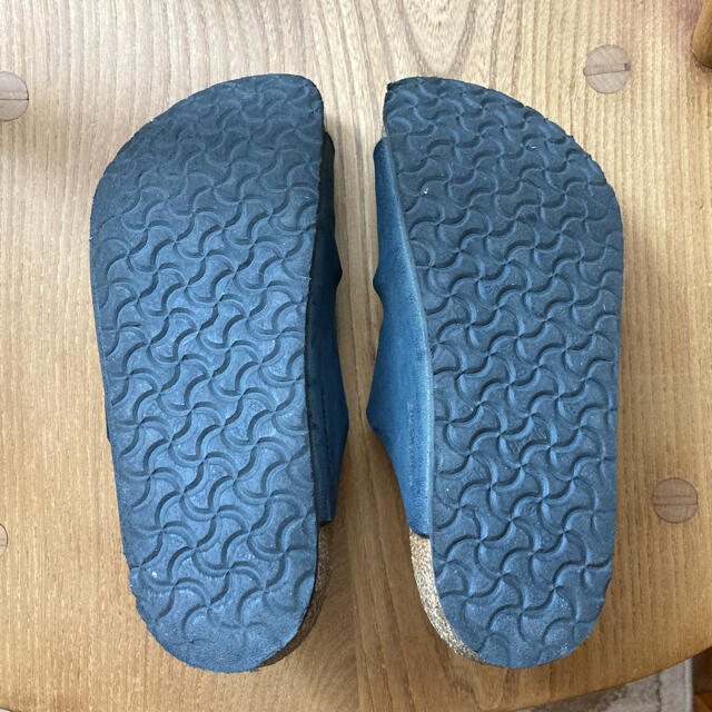 BIRKENSTOCK(ビルケンシュトック)のビルケンシュトック アリゾナ サンダル 22cm キッズ/ベビー/マタニティのキッズ靴/シューズ(15cm~)(サンダル)の商品写真