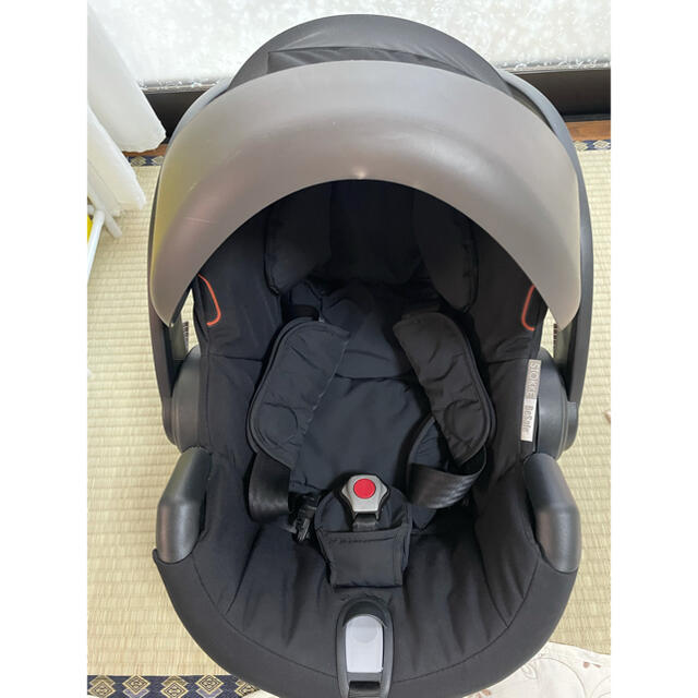 Stokke(ストッケ)の綺麗/ストッケStokke iZi Go by BeSafe/新生児～１３kg キッズ/ベビー/マタニティの外出/移動用品(自動車用チャイルドシート本体)の商品写真