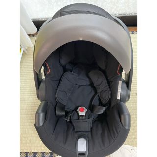 ストッケ(Stokke)の綺麗/ストッケStokke iZi Go by BeSafe/新生児～１３kg(自動車用チャイルドシート本体)