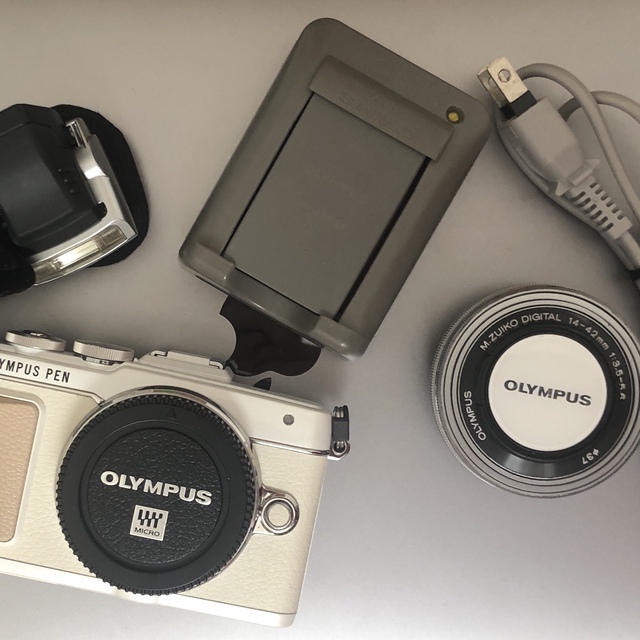 OLYMPUS(オリンパス)のまめ太さん専用 スマホ/家電/カメラのカメラ(ミラーレス一眼)の商品写真