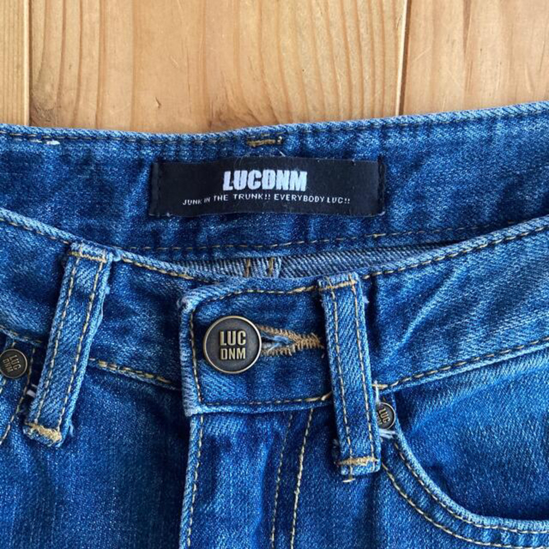 URBAN RESEARCH(アーバンリサーチ)のLUCDNM（ラックデニム）【裾カットオフ スリット入りデニム】S size レディースのパンツ(デニム/ジーンズ)の商品写真