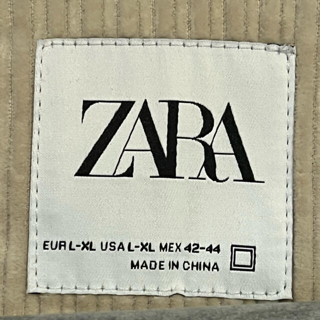 ZARA(ザラ)のZARA 綿100%コーデュロイ　パフジャケット　L-XL 未使用 メンズのジャケット/アウター(その他)の商品写真