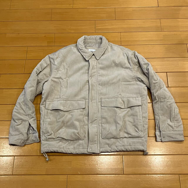 ZARA(ザラ)のZARA 綿100%コーデュロイ　パフジャケット　L-XL 未使用 メンズのジャケット/アウター(その他)の商品写真