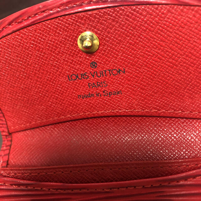 LOUIS VUITTON(ルイヴィトン)のルイヴィトン　LV 赤　エピ　財布　小銭入れ レディースのファッション小物(コインケース)の商品写真