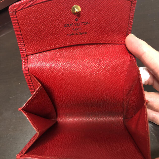 LOUIS VUITTON(ルイヴィトン)のルイヴィトン　LV 赤　エピ　財布　小銭入れ レディースのファッション小物(コインケース)の商品写真