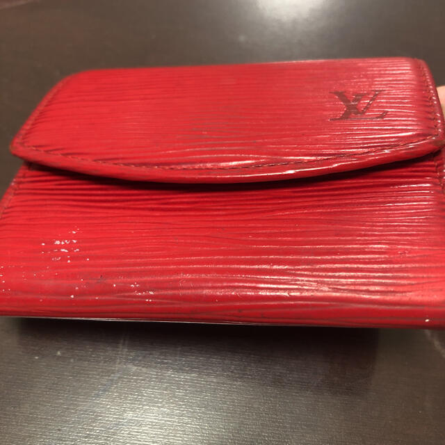 LOUIS VUITTON(ルイヴィトン)のルイヴィトン　LV 赤　エピ　財布　小銭入れ レディースのファッション小物(コインケース)の商品写真