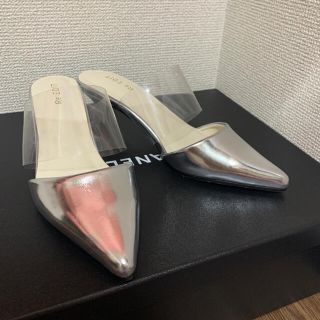 ザラ(ZARA)の未使用　シルバー　ミュール　💗断捨離中💗(ミュール)