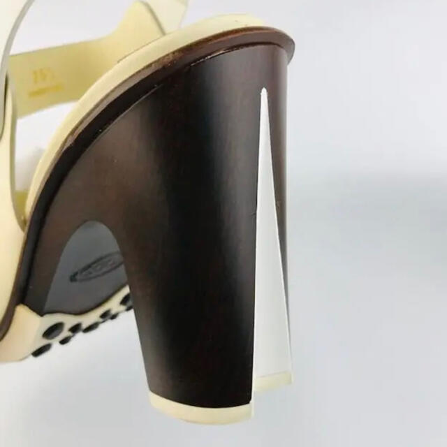 TOD'S(トッズ)の美品★TOD'S・トッズ レザー チャンキーカットデザイン サンダル（35） レディースの靴/シューズ(サンダル)の商品写真