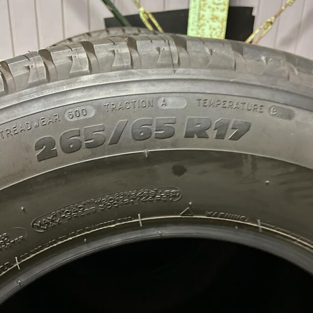 トヨタ(トヨタ)の交渉可能　プラド　純正タイヤ　新車外し　ミシュラン　265/65R17 自動車/バイクの自動車(タイヤ)の商品写真