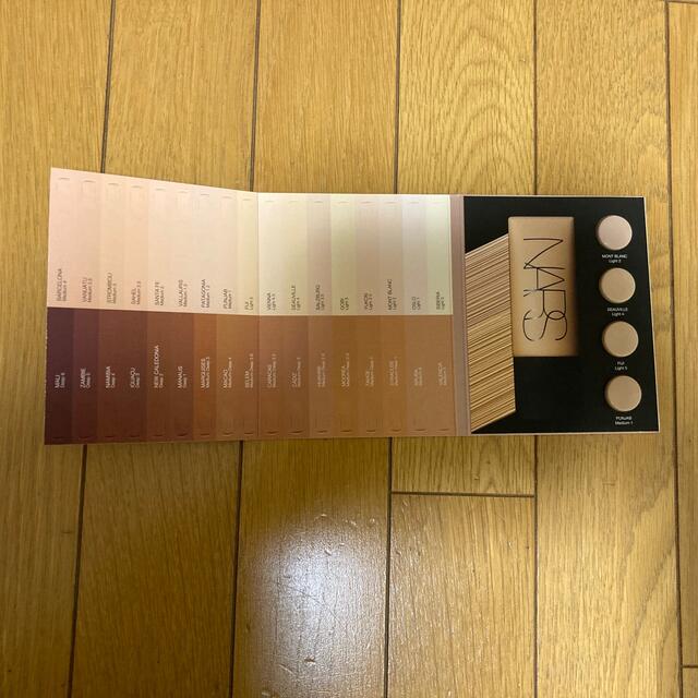 NARS(ナーズ)のNARS ソフトマットコンプリート ファンデーション サンプル コスメ/美容のキット/セット(サンプル/トライアルキット)の商品写真