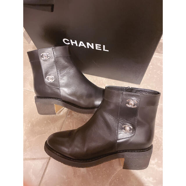 ついに再販開始!】 シャネル CHANEL - CHANEL ターンロック ブーツ